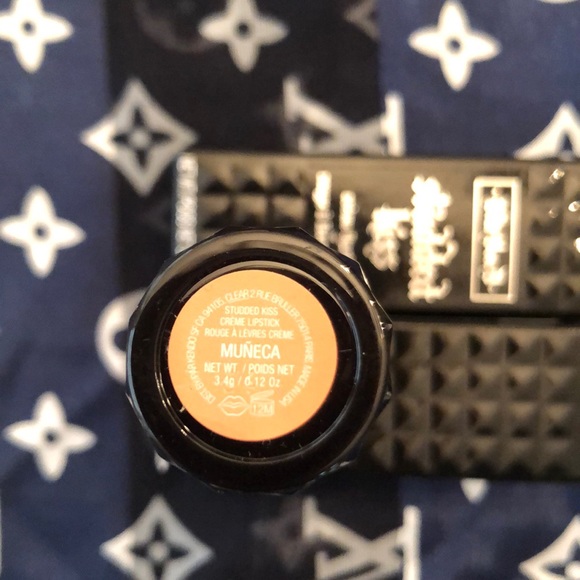 KVD vegan beauty studded kiss Creme lipstick 💄 - Picture 5 of 8